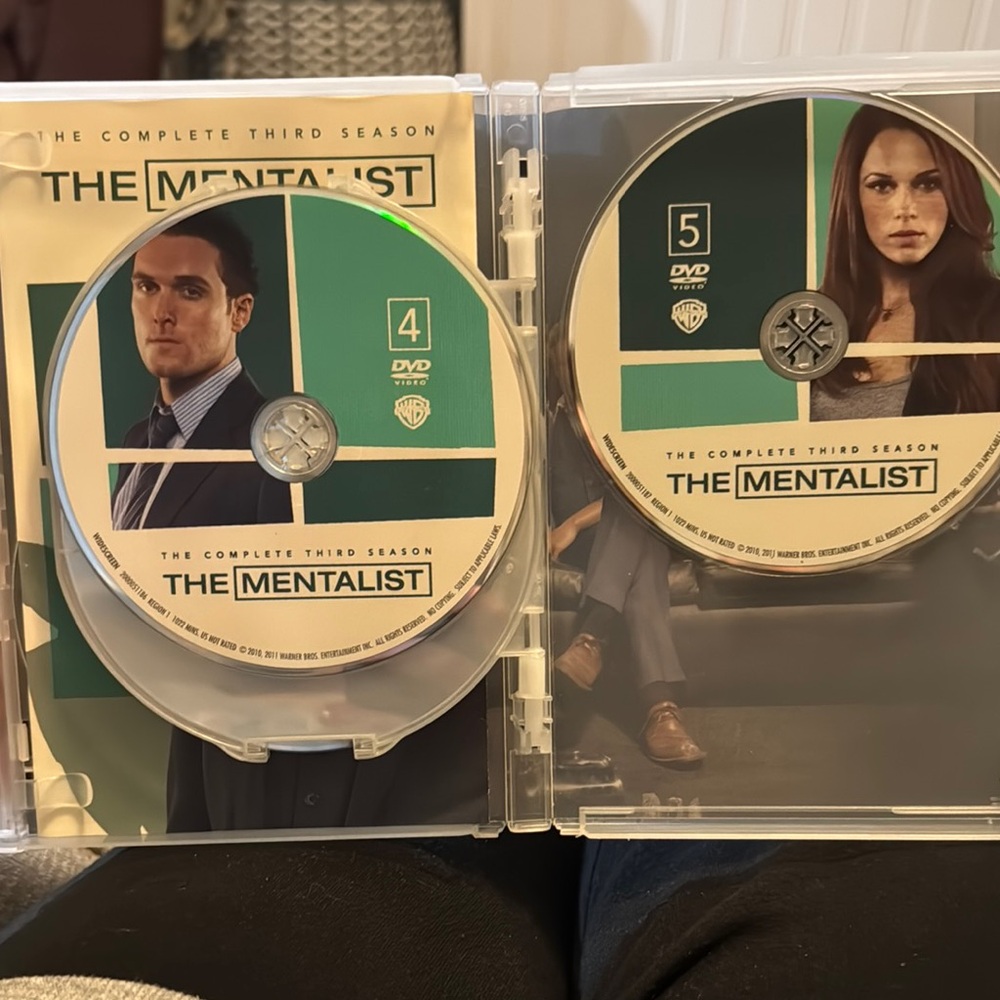 The Mentalist Season 3 DVD - Picture 5 of 5
